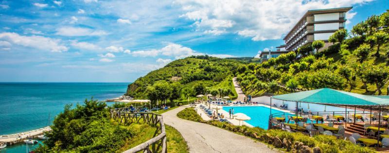 Hotel Capo Est Gabicce Mare Buitenkant foto